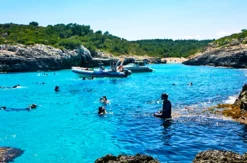 Abenteuer- und Schnorchelausflug in der Piratenhöhle auf Mallorca