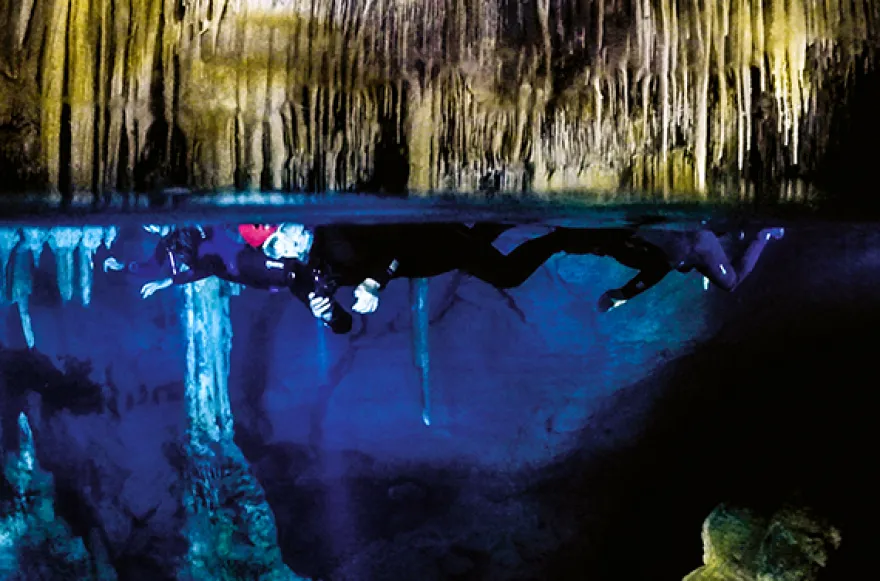 Abenteuer- und Schnorchelausflug in der Piratenhöhle auf Mallorca