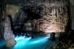 Abenteuer- und Schnorchelausflug in der Piratenhöhle auf Mallorca