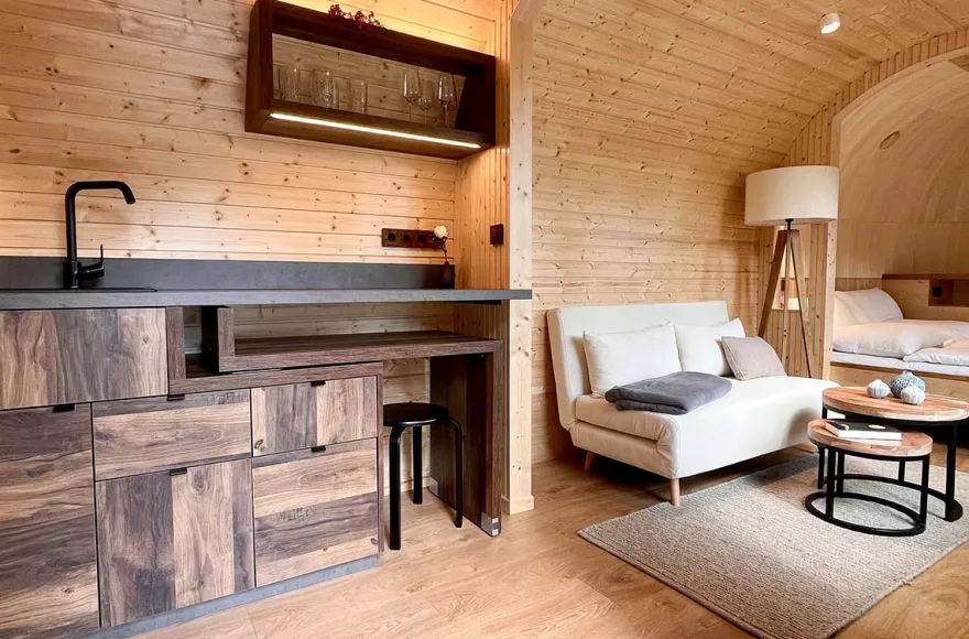 Außergewöhnlich Übernachten im Holz Iglu Oranienburg für 2 (2 Nächte)