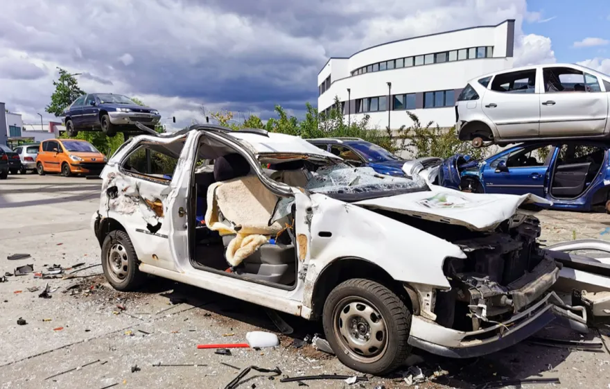 Auto zertrümmern Krostitz