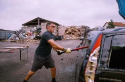 Auto zertrümmern Nürnberg
