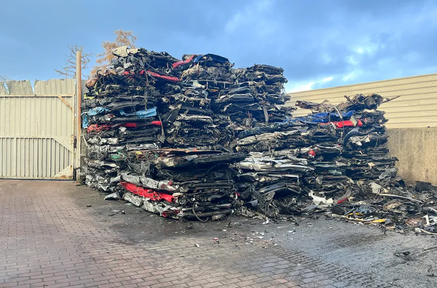 Auto zertrümmern Schloß Holte-Stukenbrock