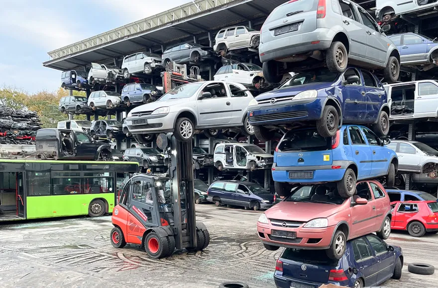 Auto zertrümmern Schloß Holte-Stukenbrock
