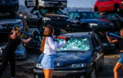 Auto zertrümmern Waldbröl