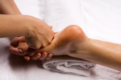 Ayurvedische Fußmassage für Frauen Berlin