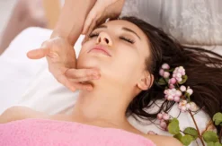 Ayurvedische Ganzkörpermassage für Frauen Berlin