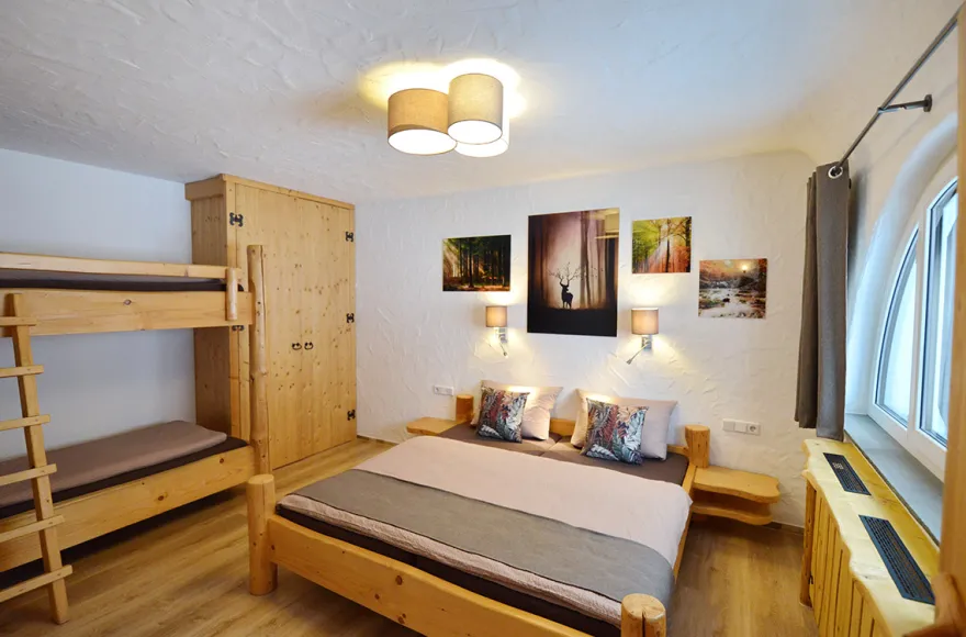 Übernachten im einzigartigen Erdhaus im Feriendorf Auenland für 2 (3 Nächte)