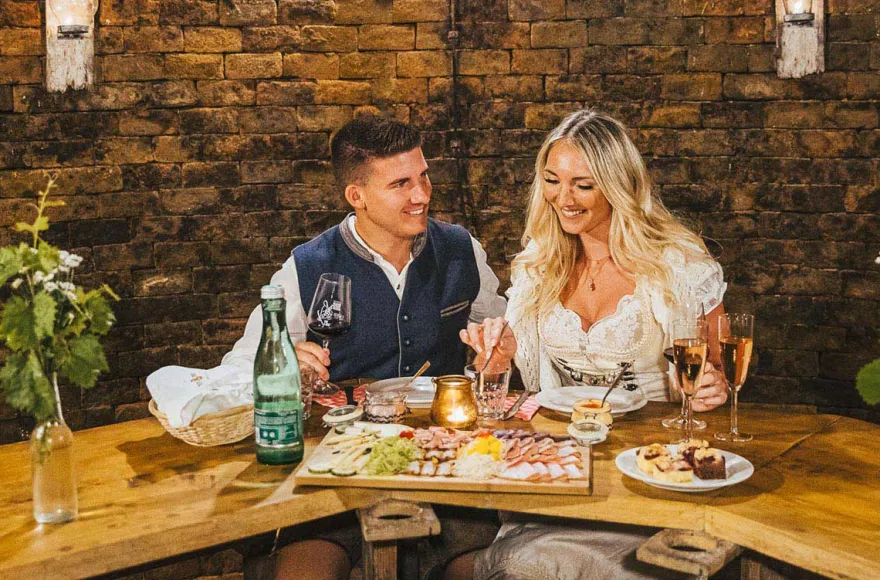 Übernachtung im Weinfass Deluxe mit Wellness Grub an der March