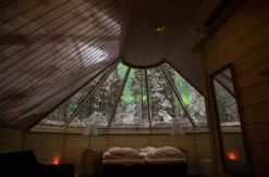 Übernachtung in der Glasdach-Hütte in Lappland für 2