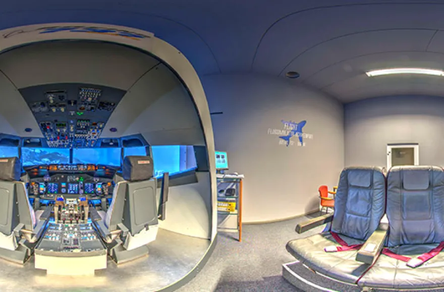 Boeing 737 Flugsimulator mit Video in Schweinfurt (VIP)
