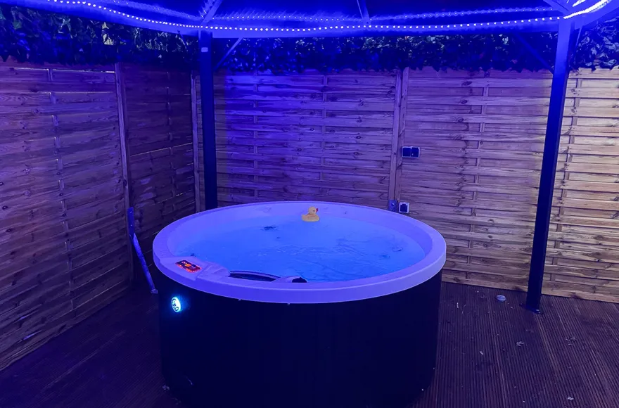 Bubble Hotel mit Apartment und Whirlpool Raum Gerolstein für 2