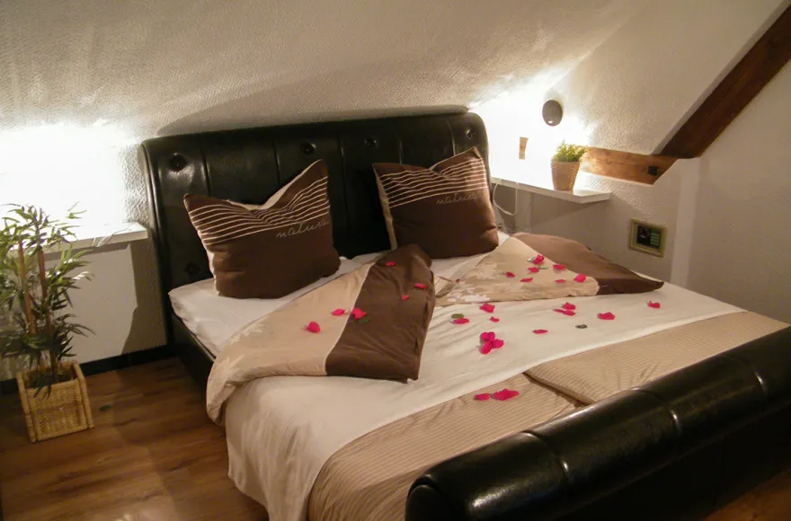 Bubble Hotel mit Apartment und Whirlpool Raum Gerolstein für 2