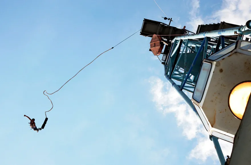 Bungee Jumping Hafenkran Hamburg