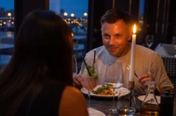 Candle Light Dinner & Hafenlichterfahrt Hamburg für 2