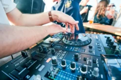 DJ im Ballon - Party auf 1000 Metern (9 Personen)