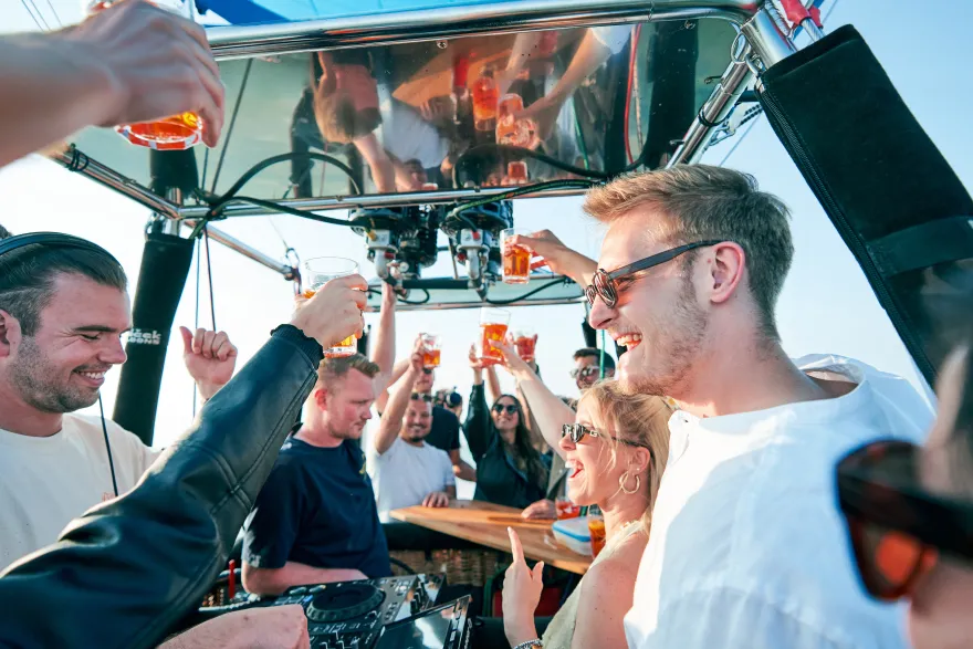 DJ im Ballon - Party auf 1000 Metern (14 Personen)