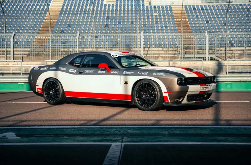 Dodge Challenger Rennstreckentraining (6 Runden)