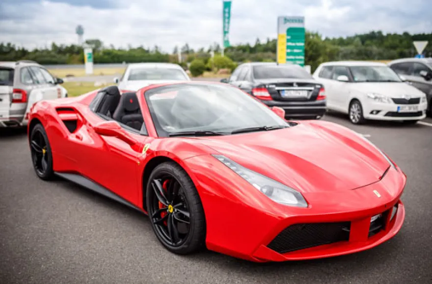 Ferrari 458 selber fahren (10 Runden)