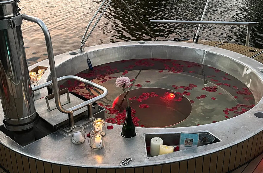 Floating Hot Tub für 2 Berlin (Romantik Special)
