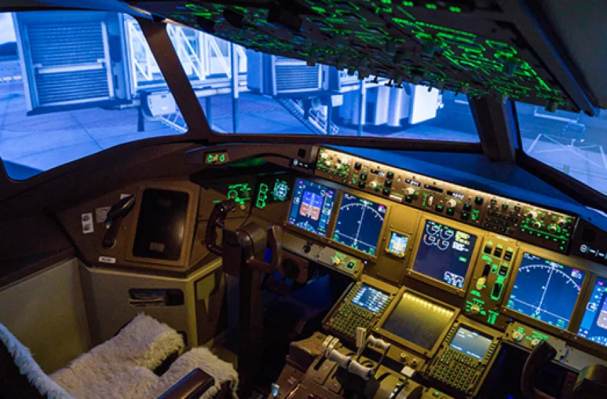 Flugsimulator Boeing 777 in Zürich (30 Min)