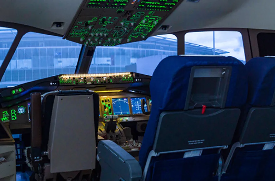 Flugsimulator Boeing 777 in Zürich (30 Min)