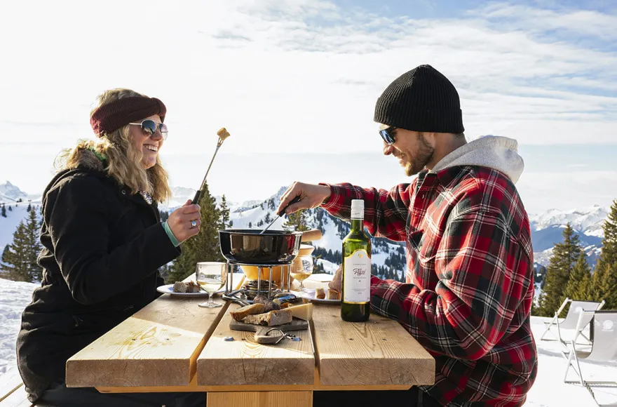 Fondue Deluxe im Iglu Davos