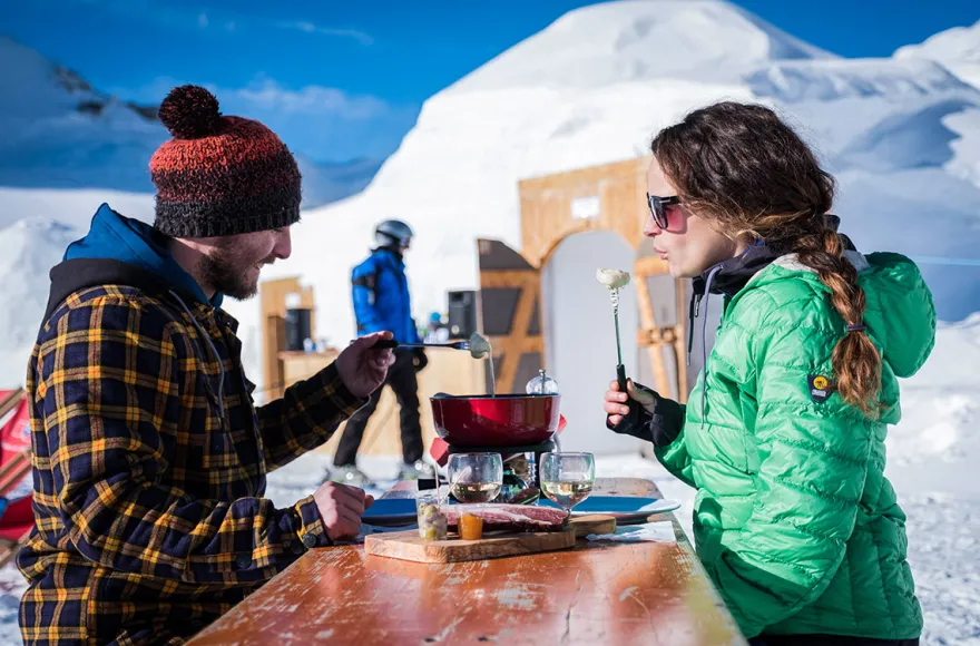 Fondue Deluxe im Iglu Davos