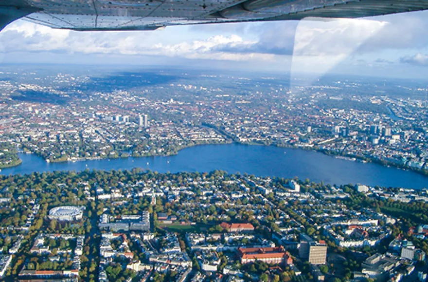 Frühstück & Cessna-Rundflug Hamburg für 2