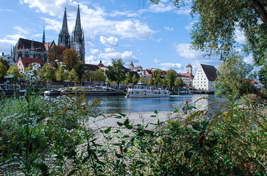 Frühstück Regensburg und Walhalla Schiffsrundfahrt für 2