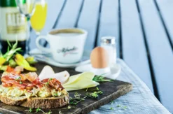 Frühstück Regensburg und Walhalla Schiffsrundfahrt für 2