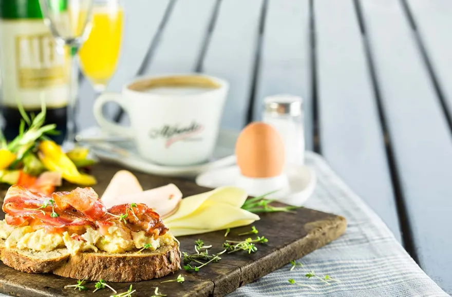 Frühstück & Stadtführung Regensburg für 2