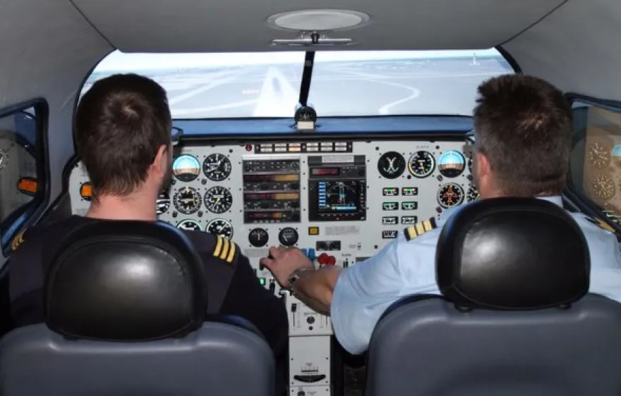 Full Flight Simulator Piper PA 34 Markranstädt (60 Min.)