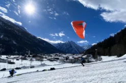 Gleitschirm Fliegen Bach