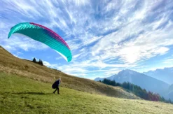 Gleitschirm Fliegen Bach