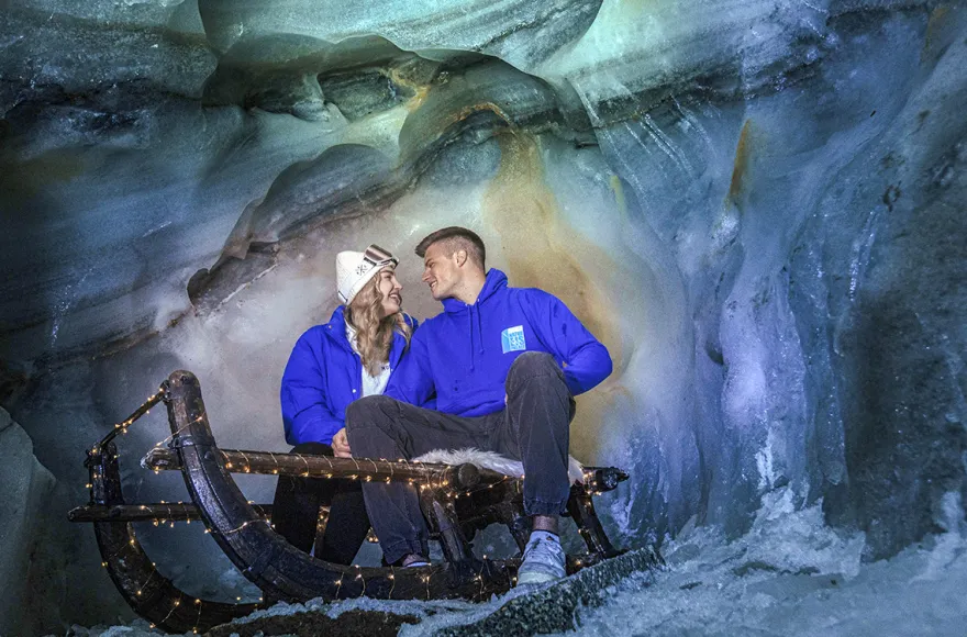 Hintertuxer Gletscher Tour im Natureispalast für 2