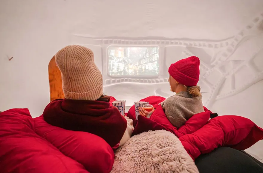 Iglu-Übernachtung mit Kinoerlebnis für 2 (1 Nacht)