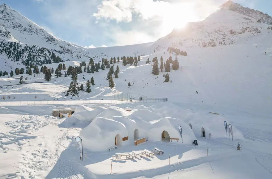 Iglu-Übernachtung mit Kinoerlebnis für 2 (1 Nacht)