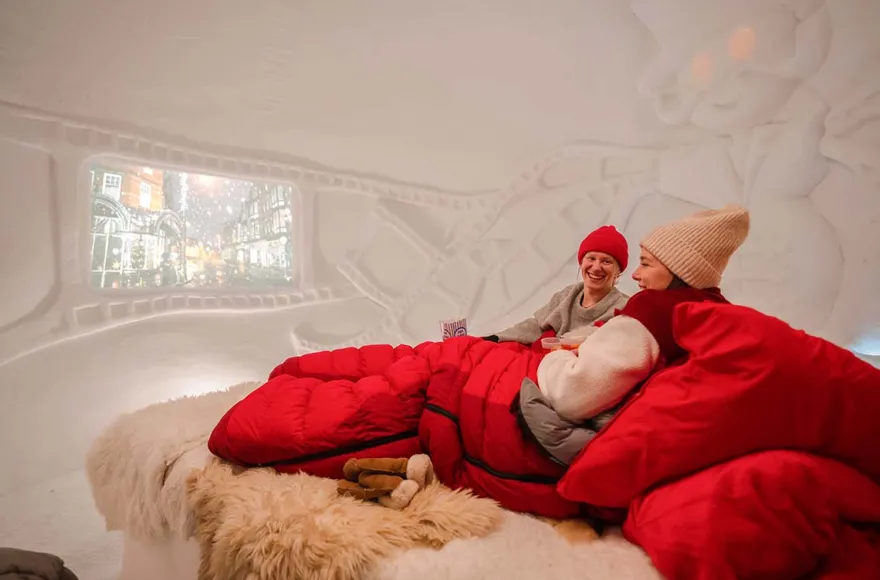 Iglu-Übernachtung mit Kinoerlebnis für 2 (1 Nacht)