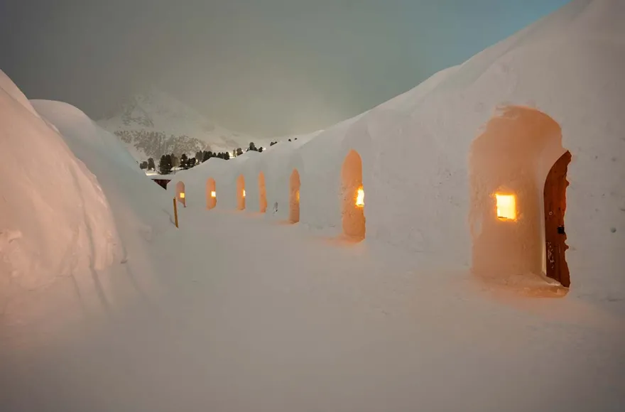 Iglu-Übernachtung mit Kinoerlebnis für 2 (1 Nacht)