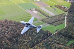 Kampfflugzeug selber fliegen (30 Min.)