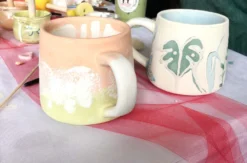Keramik bemalen mit Matcha und Cocktails München