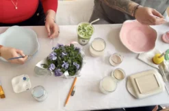 Keramik bemalen mit Matcha und Cocktails München