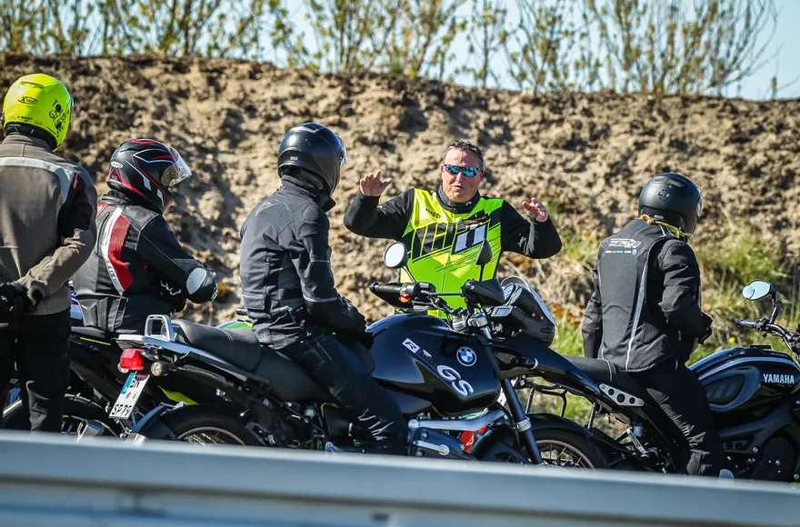 Kurventraining mit dem eigenen Motorrad