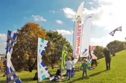 Lenk-Drachen fliegen in München