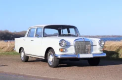 Mercedes Oldtimer fahren Wees (4 Std.)