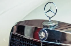 Mercedes Oldtimer mieten in Marburg für bis zu 4 Personen (2 Std.)