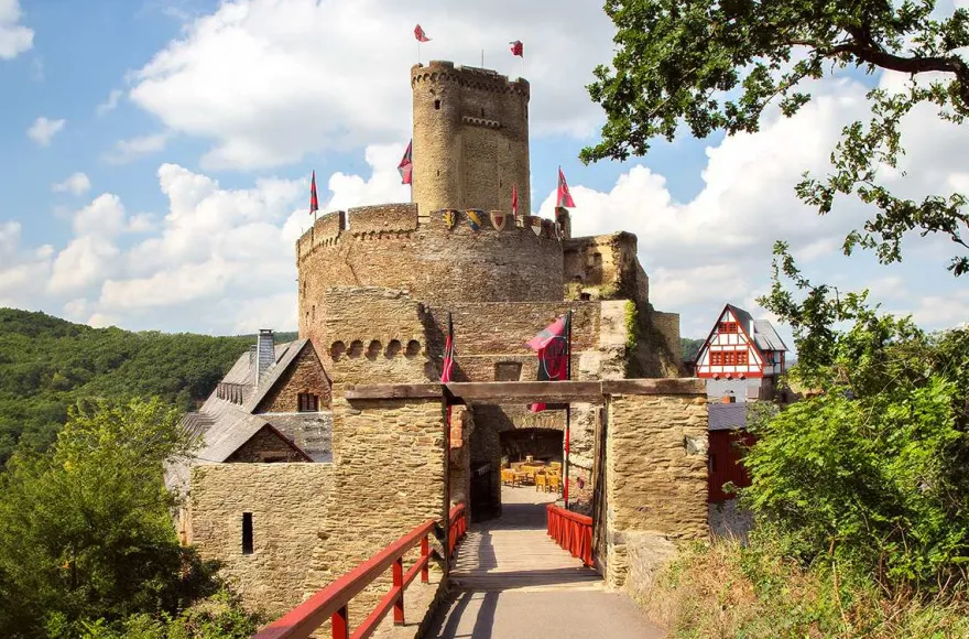 Mittelalter-Krimi & Dinner auf der Burg bei Koblenz