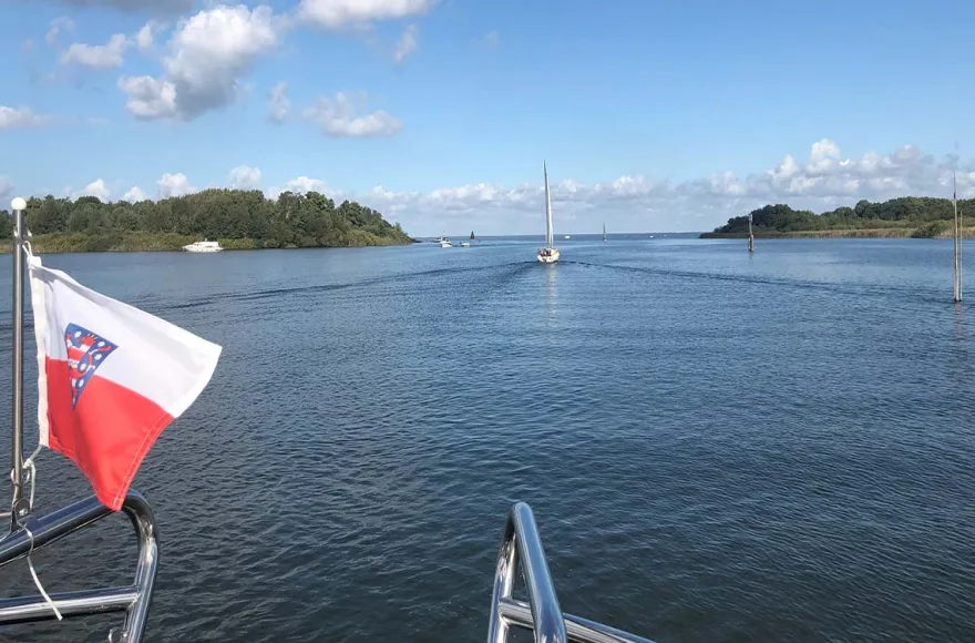 Motoryacht Waren (Family & Friends - 2 Std.)