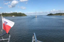 Motoryacht Waren (Family & Friends - 4 Std.)